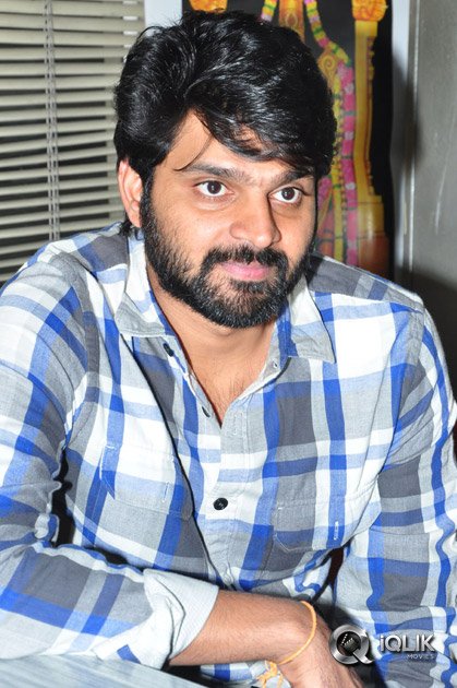 Appatlo-Okadundevadu-Movie-Team-at-Devi-Theater